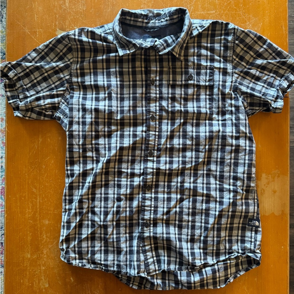 Men’s Large The North Face short sleeved button up